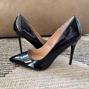 Black Patent Leather Madden Girl Heels - Like New!